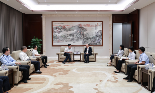中國建設(shè)銀行嘉興分行黨委書記、行長曹凡蒞臨桐昆調(diào)研