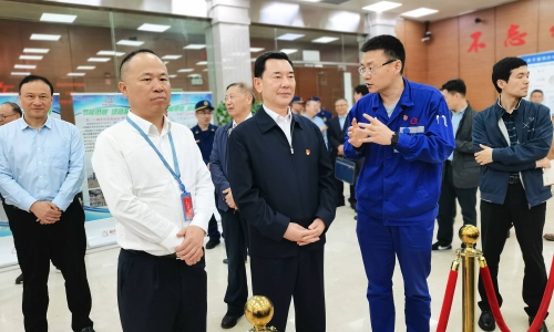 全國人大常委會(huì)委員、社會(huì)委副主任委員秦生祥蒞臨桐昆嘉興石化調(diào)研